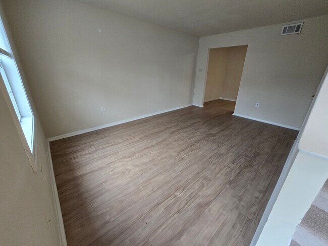 Photo - 707 E 18th St Townhome