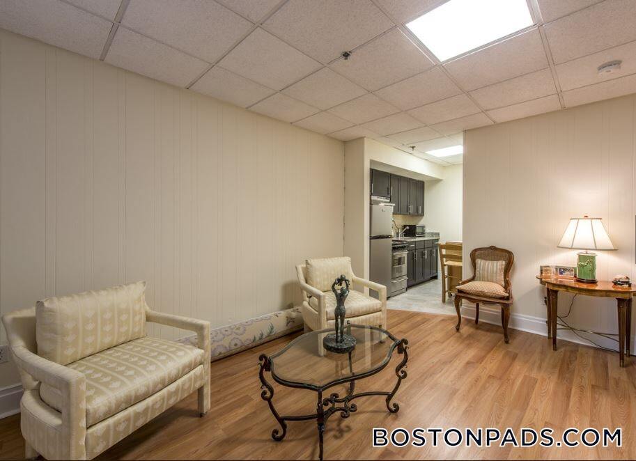 Building Photo - 62 Boylston St