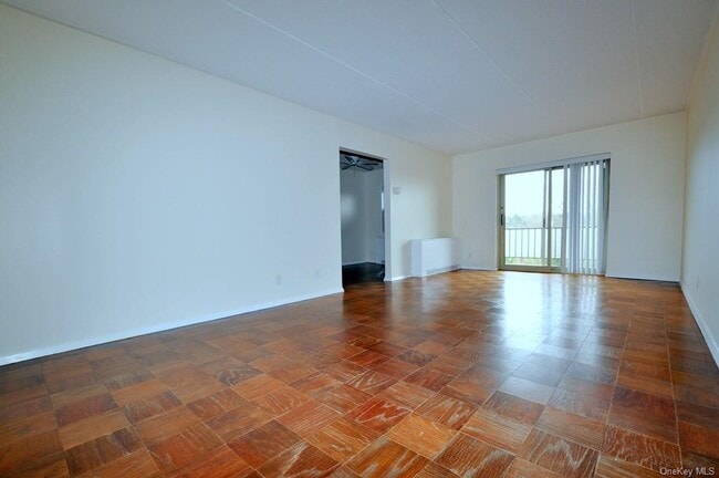 Building Photo - 470 Halstead Ave