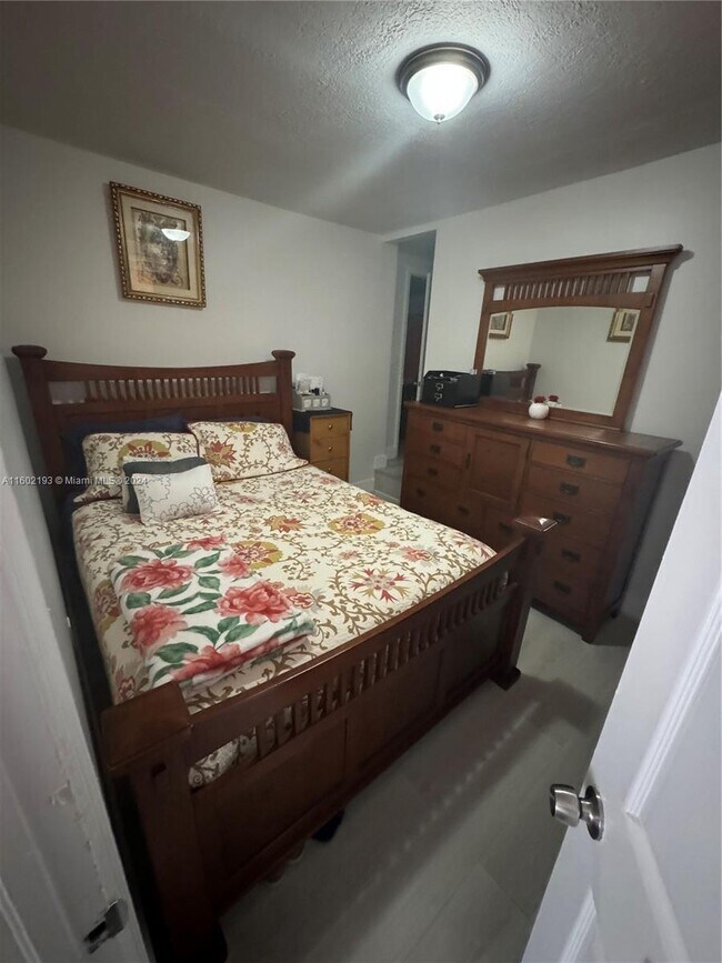 Foto del edificio - 1236 SW 4th St