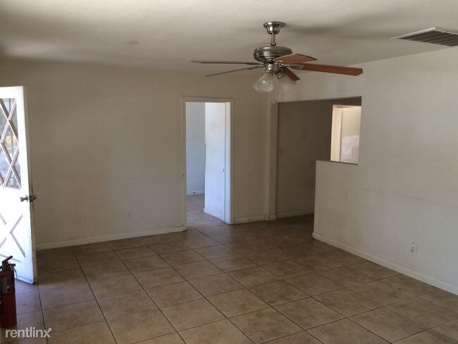 Building Photo - 517 S Bellview