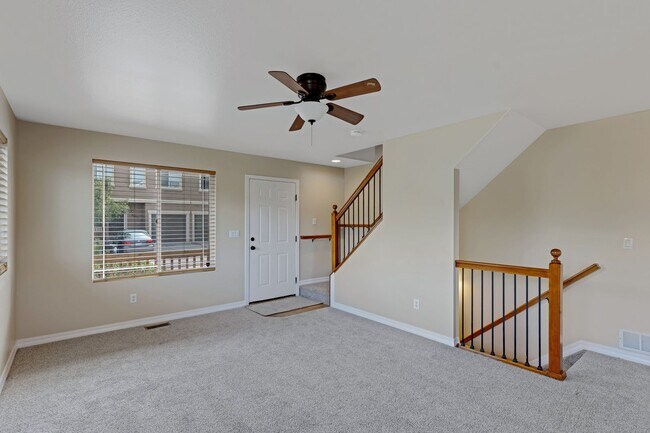 Foto del edificio - 3 Bedroom townhome NO deposit