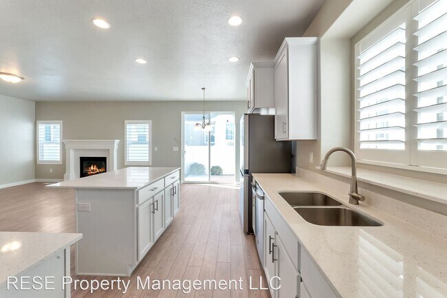 Building Photo - 2 br, 2 bath House - 2389 N 4000 W