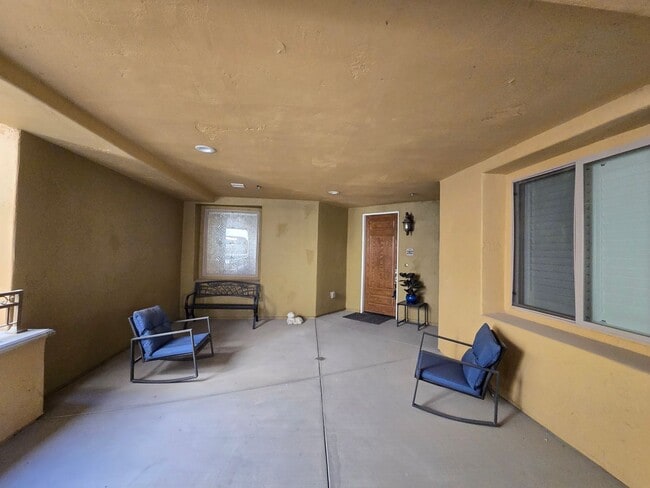 Building Photo - An Amazing Furnished 3 Bedroom Condo at La...