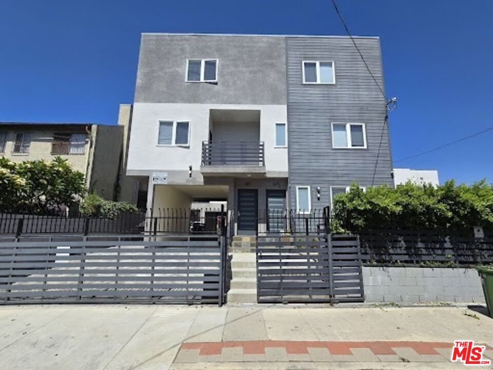 Primary Photo - 147 Roselake Ave