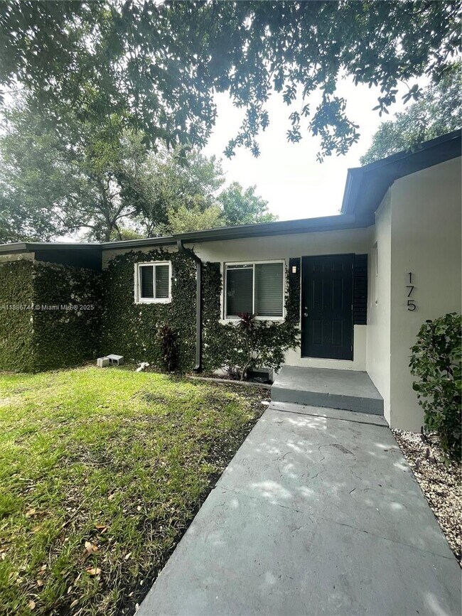 Foto del edificio - 5175 NW 3rd Ave