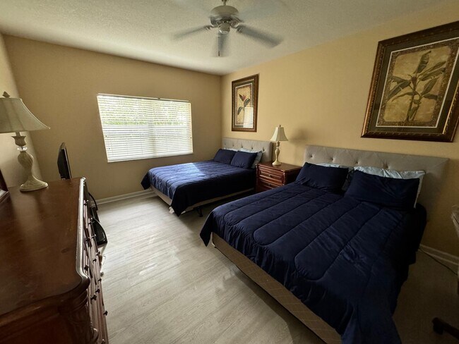 Foto del edificio - 8306 Mulligan Cir