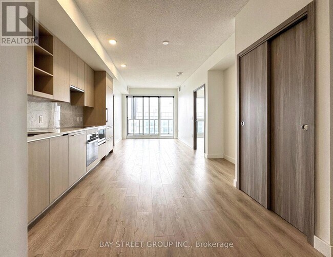 Building Photo - 85-3685 McMahon Dr