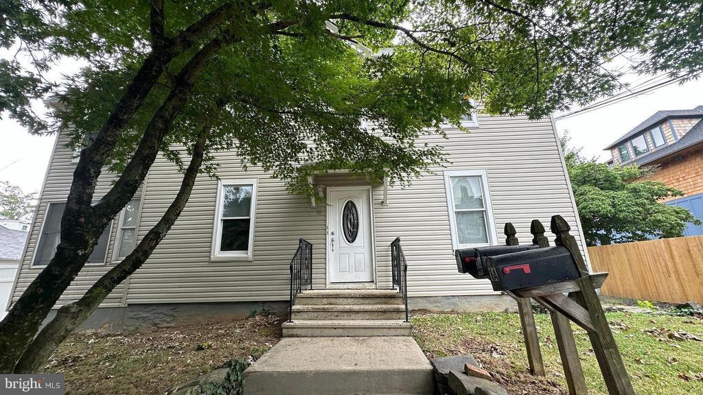 Foto principal - 16 Linden Ln