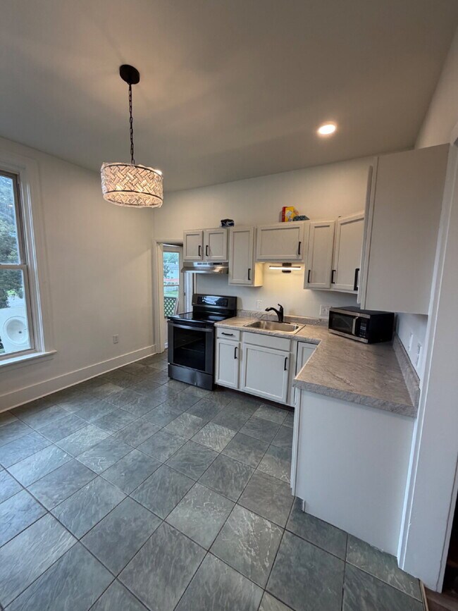 Foto del edificio - "Charming 3-Bedroom Retreat with 1.5 Baths on Main St in Lykens, PA!"