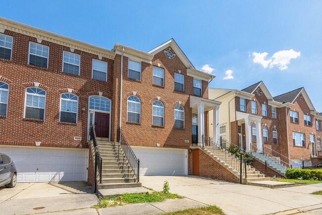 Photo - Spacious 3-Bedroom Townhouse with 3.5 Baths and 2426 Sq. Ft. at 43122 Shadow Terrace, Leesburg, VA 2