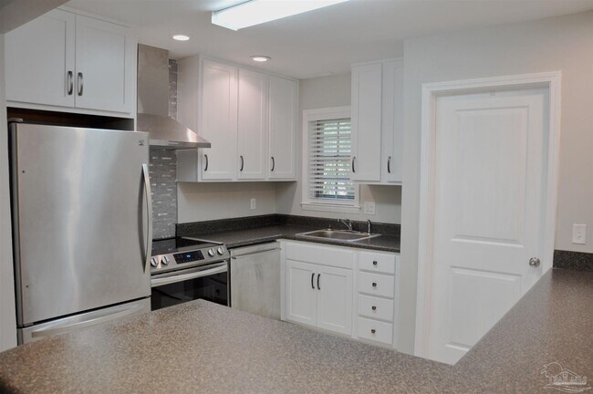 Foto del edificio - 1611 E Brainerd St