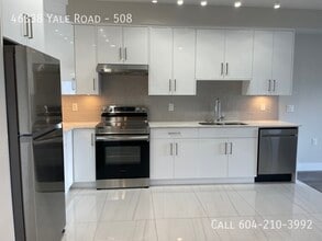Building Photo - 46338 Yale Rd