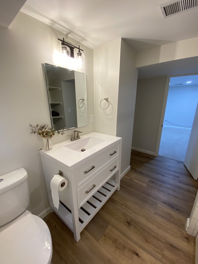 Foto del edificio - 3896 Leonard St NE