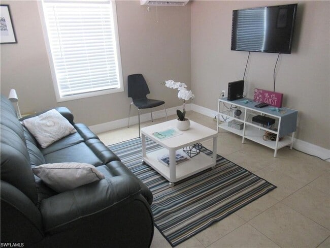 Foto del edificio - 778 107th Ave N