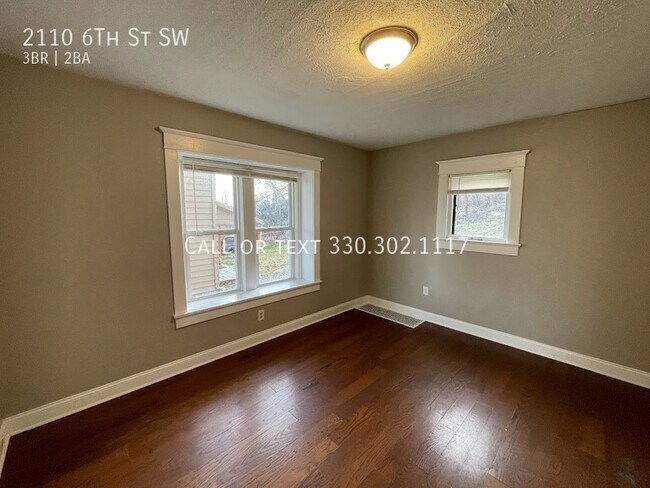 Building Photo - 2110 6th St SW