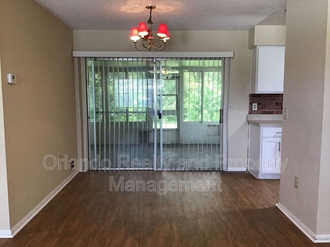 Building Photo - 7024 Chaucer Ln
