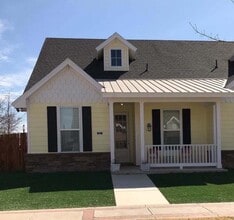 Building Photo - 2101 10th St