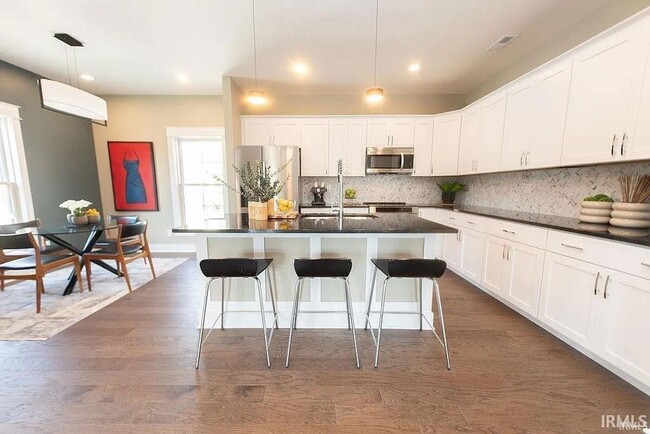 Foto del edificio - 1550 S Piazza Dr