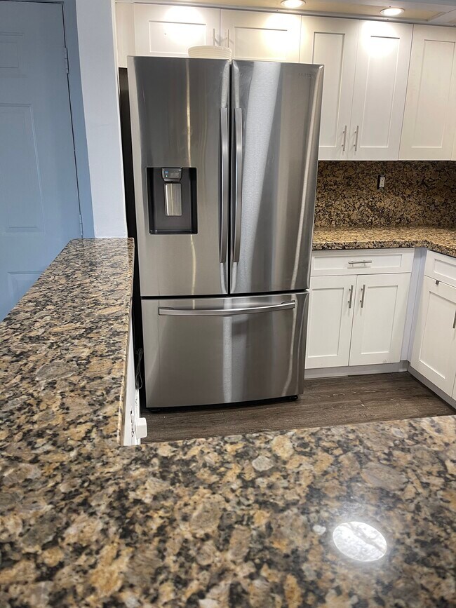 Foto del edificio - 19055 NW 62nd Ave