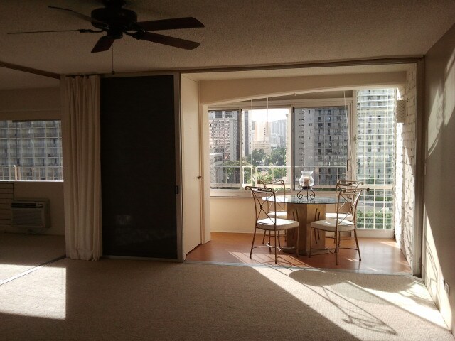 LR & Enclosed Lanai - 225 Kaiulani Ave