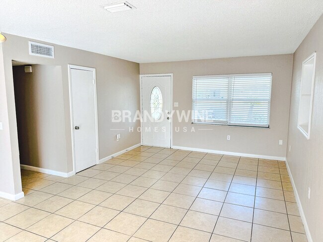 Building Photo - 3202 Needles Dr