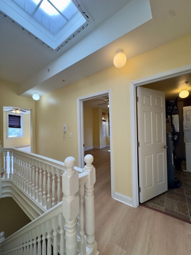 Foto del edificio - 2210 N Charles St