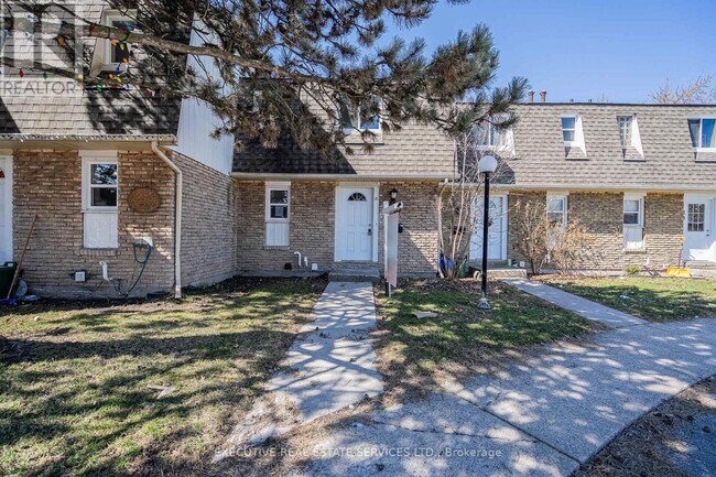 Building Photo - 131 Rockwood Ave