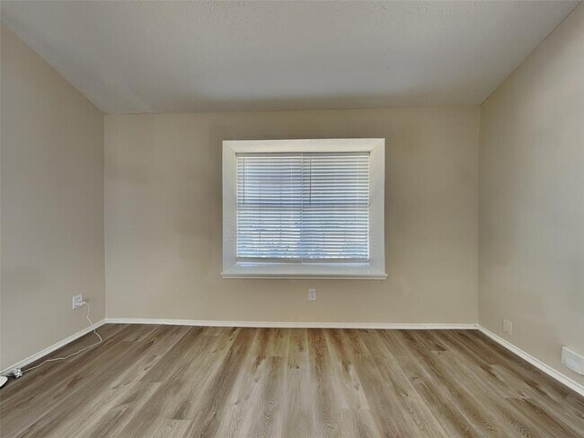 Foto del edificio - 1223 Cowden Ct