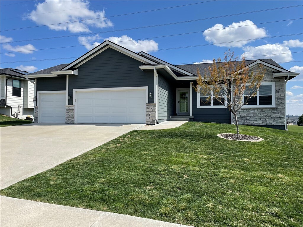 2726 Shady Ln Dr, Norwalk, IA 50211 House Rental in Norwalk, IA