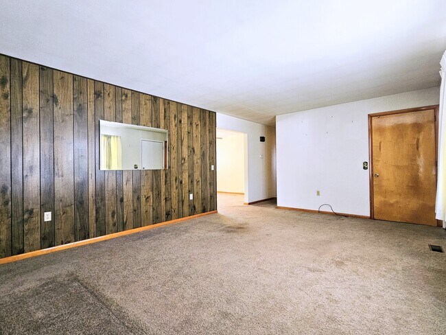 Foto del edificio - 8409 Lancaster Ave