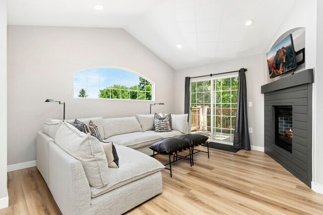 Foto del edificio - 3002 W Elizabeth St