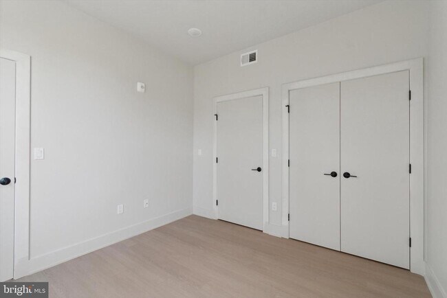 Building Photo - 5521 Wayne Ave