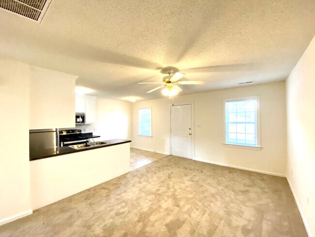 Foto del edificio - 3609 Jayne Ln NW