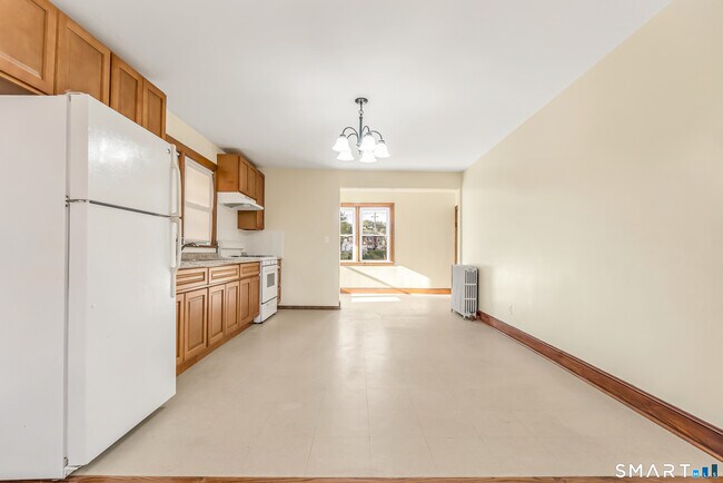 Building Photo - 24 Pilgrim Ave