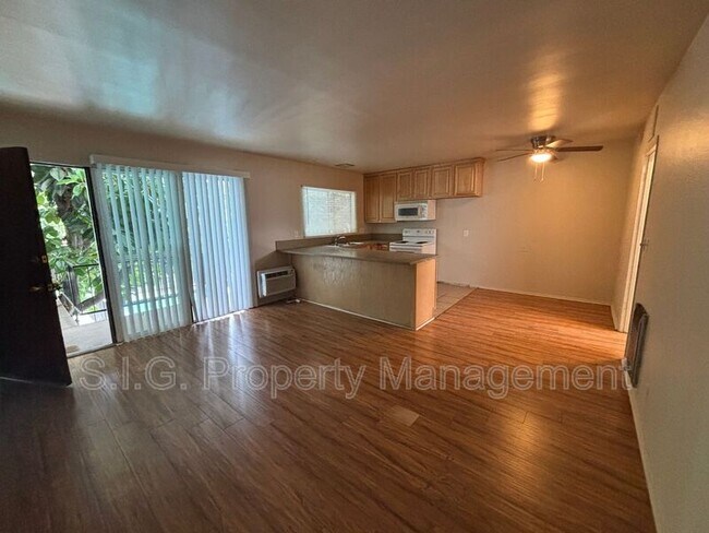 Foto del edificio - 6930 Fulton Ave