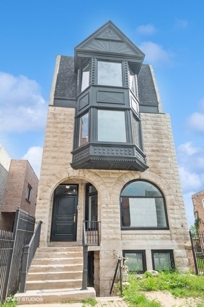 Primary Photo - 4351 S Oakenwald Ave