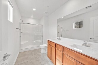 Building Photo - 352 Rosefinch St