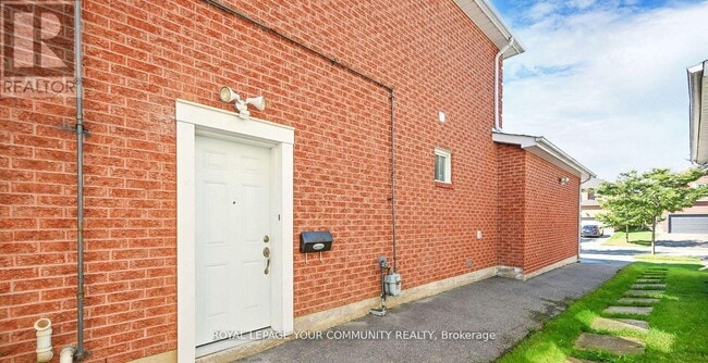 Building Photo - 19 Mountbatten Rd