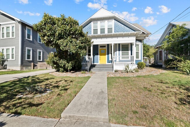 Building Photo - 4 Bedroom 2 Bath Tobin Hill Subdivision