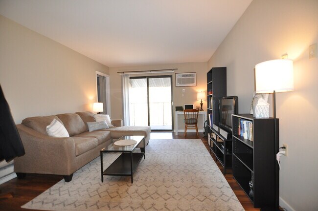 Building Photo - 5309 Brody Dr