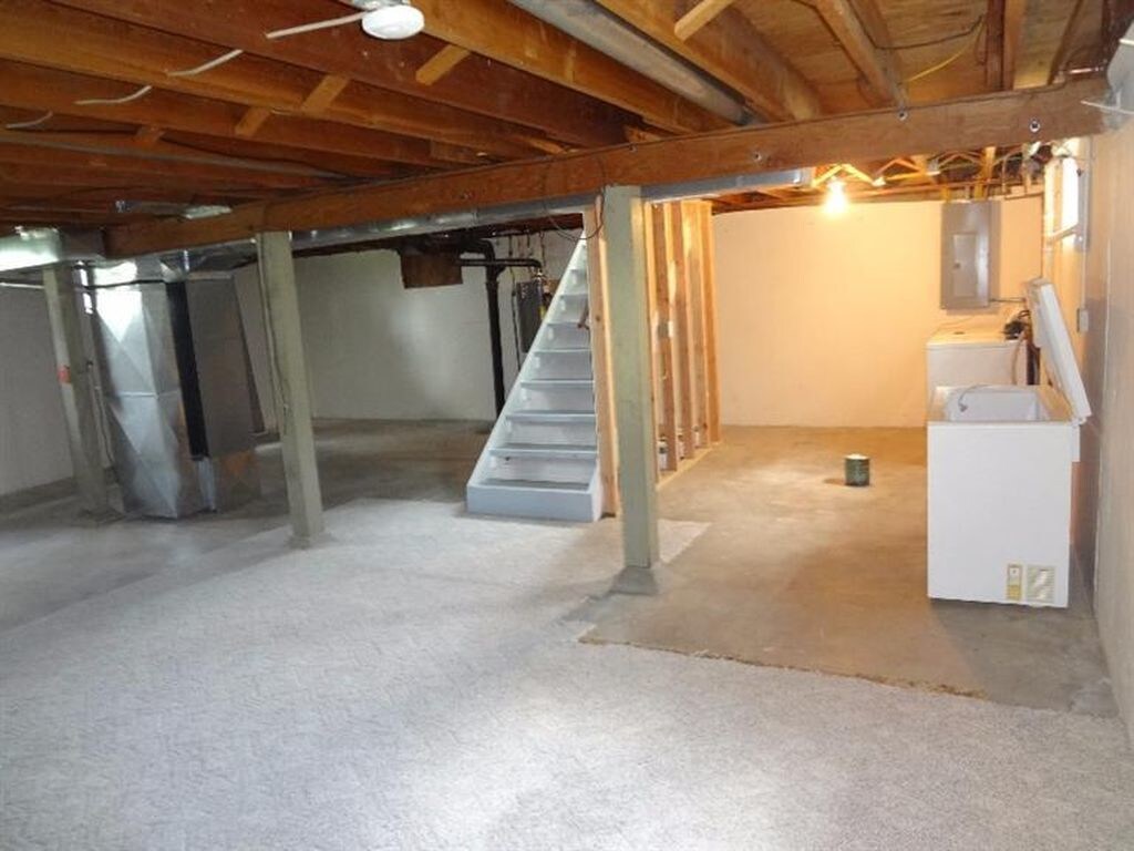 Building Photo - 620 W Elm St