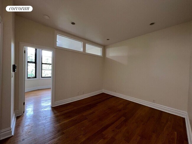 Foto del edificio - 524 W 123rd St