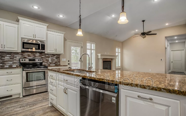 Building Photo - 11917 S Eagle Crest Dr