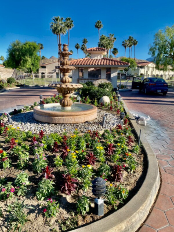 Foto del edificio - 4901 E Mesquite Ave