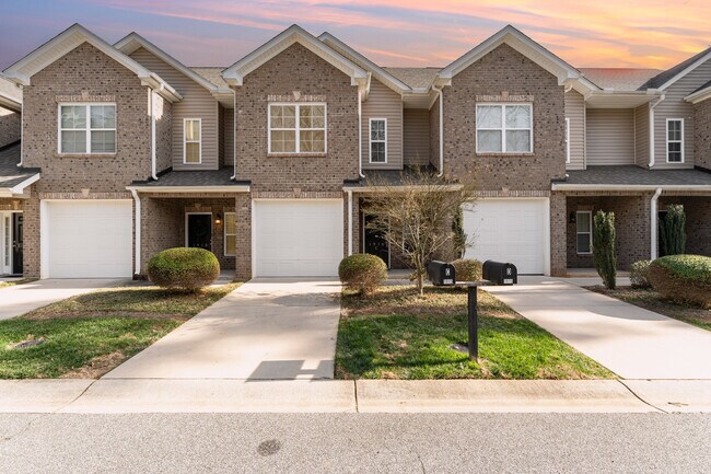 Foto del edificio - 1915 Fleming Rd