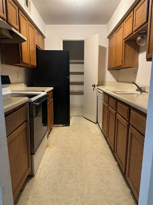 Foto principal - 9700 Leawood Blvd