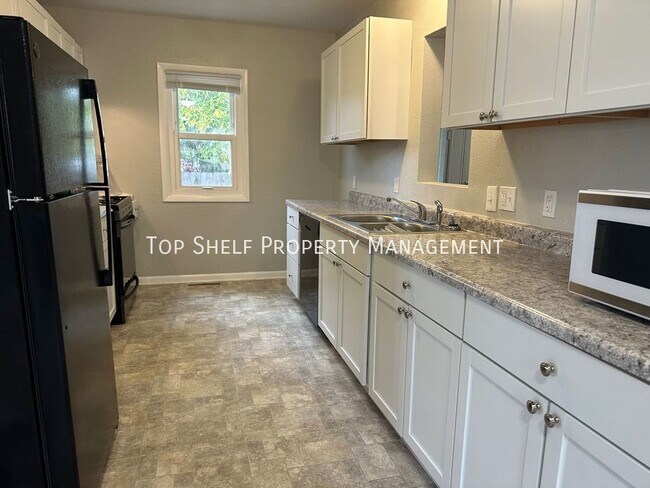 Foto del edificio - 823 E 21st St