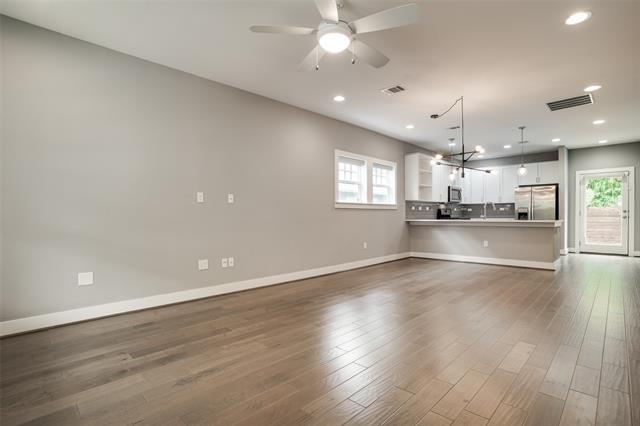 Foto del edificio - 867 Crutchfield Ln