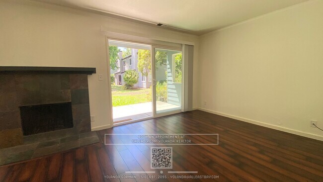 Building Photo - Large Patio, In-unit Washer & Dryer and Mo...